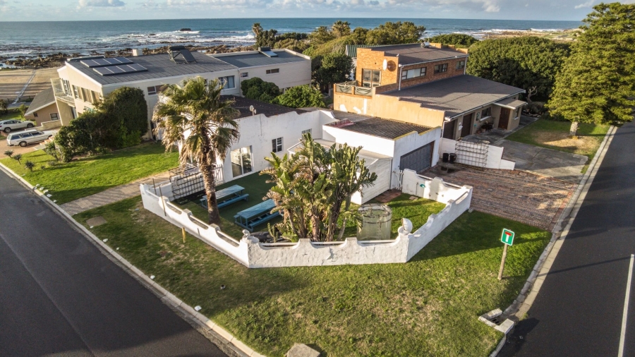 3 Bedroom Property for Sale in Kleinbaai Western Cape